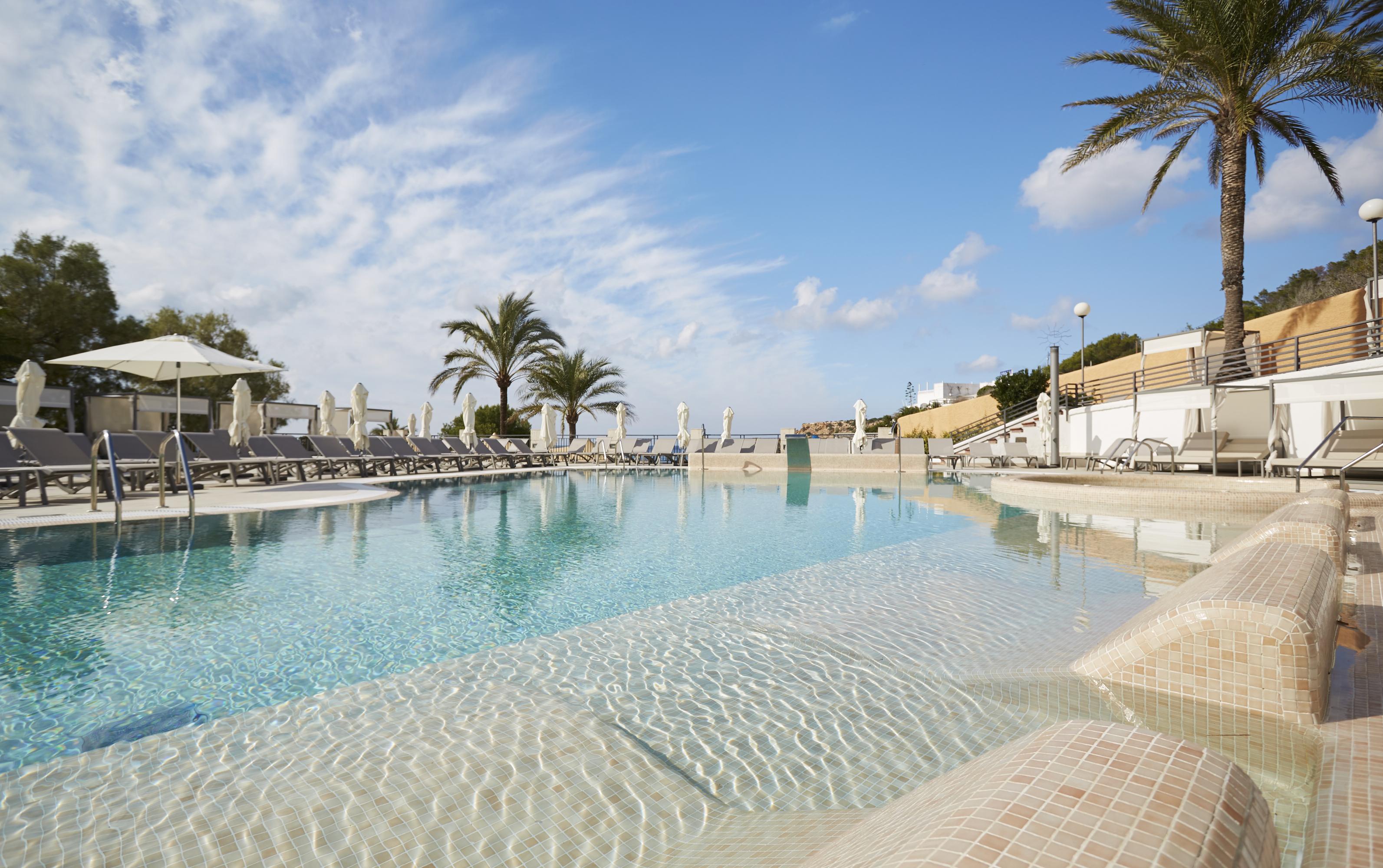 Insotel Tarida Beach Resort & Spa Cala Tarida  Exterior foto